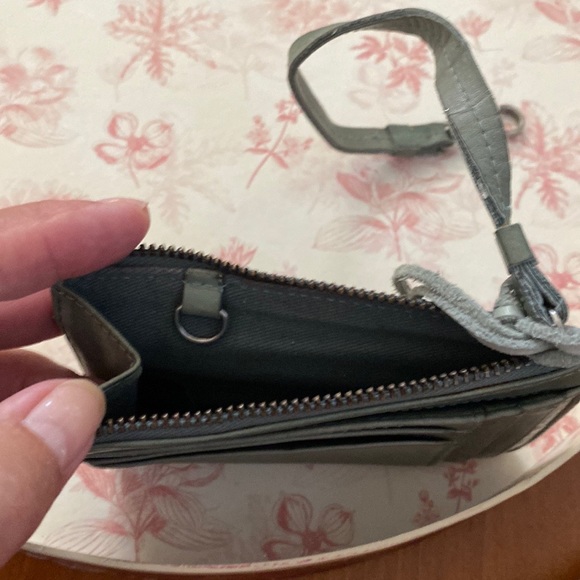 Leather wristlet - Picture 3 of 3